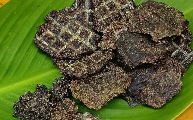 武蔵野鹿をミンチをにして、さらにジャーキーにしました。